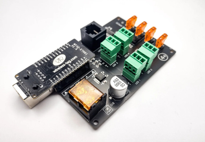 Pixel Controller – Quad+ Controller (12v)